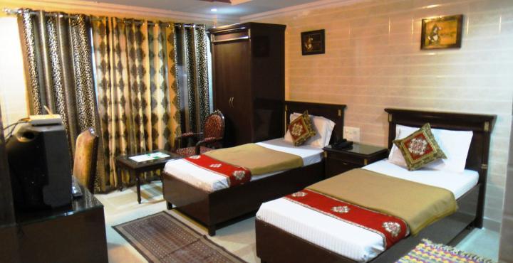 Hotel Hallmark Regency Ludhiana Exterior foto